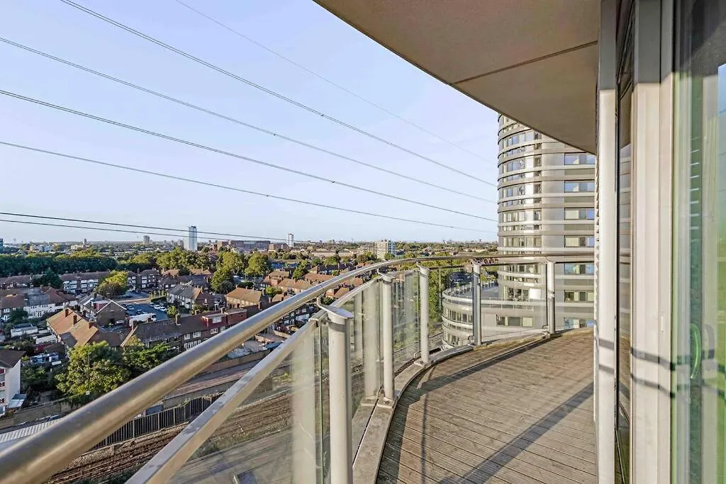 Luxury Apt 3Min Walk To London Excel,City Hall, O2