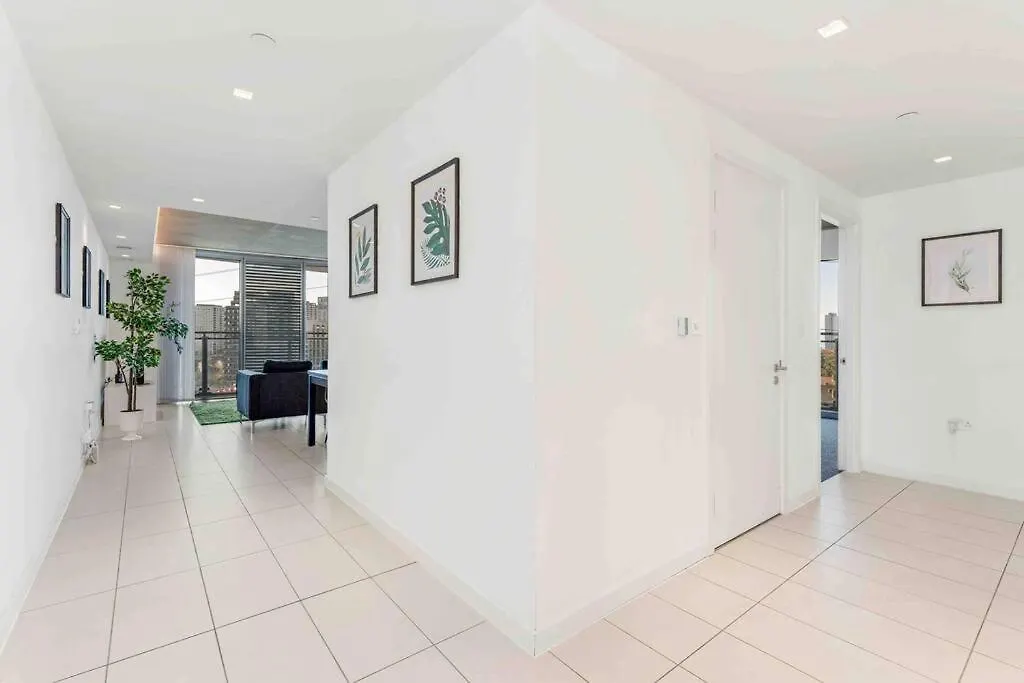 Luxury Apt 3Min Walk To London Excel,City Hall, O2 0*,  United Kingdom