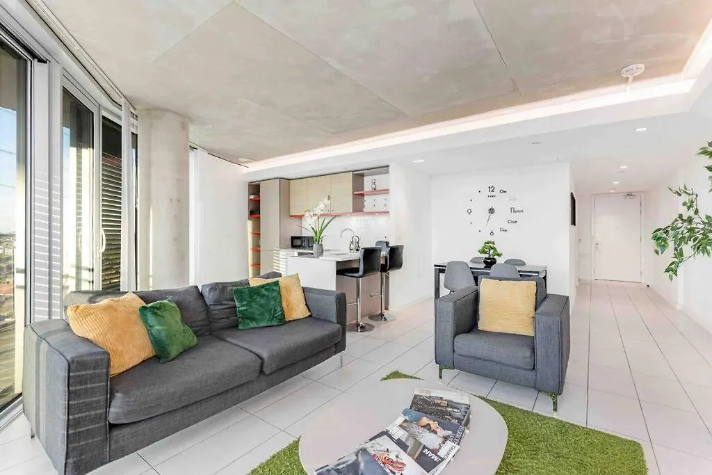 Luxury Apt 3Min Walk To London Excel,City Hall, O2 0*,  United Kingdom