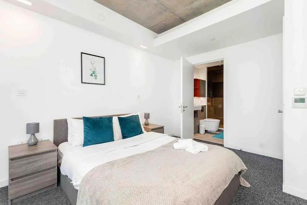 Luxury Apt 3Min Walk To London Excel,City Hall, O2 Apartment